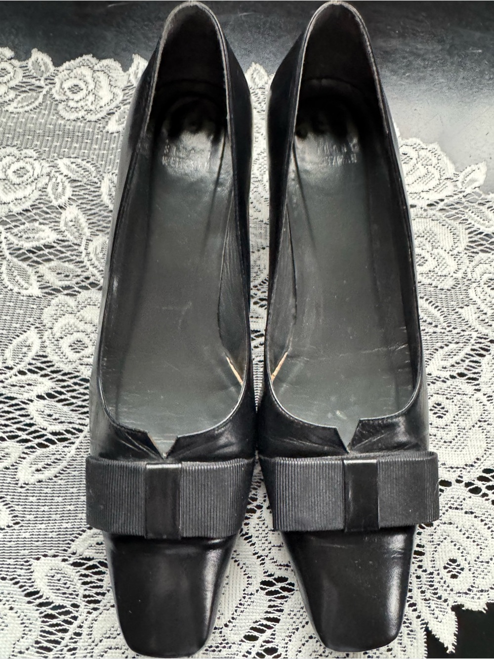 Stuart Weitzman Women's Bow-Accent Soft Patent Leather Slip-on Pumps - Picture 3 of 9
